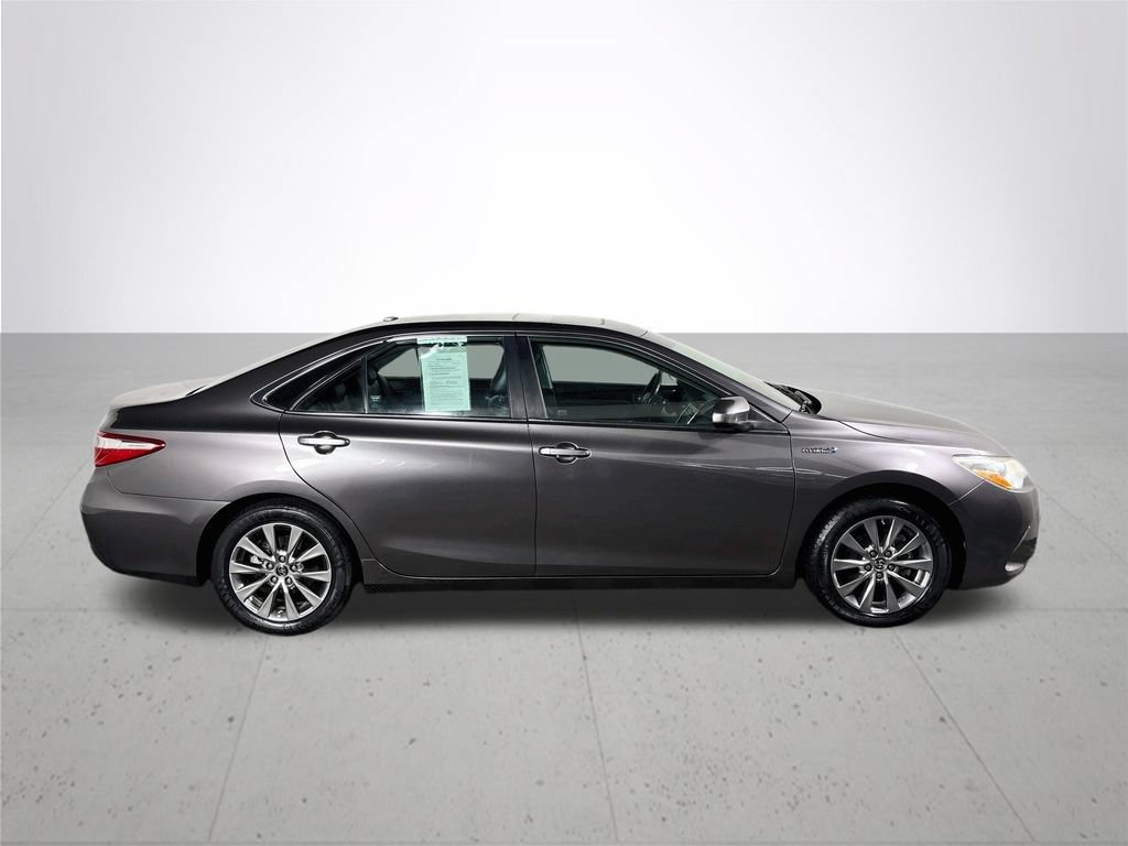 Used 2015 Toyota Camry XLE w/ Moonroof Package FWD image 5
