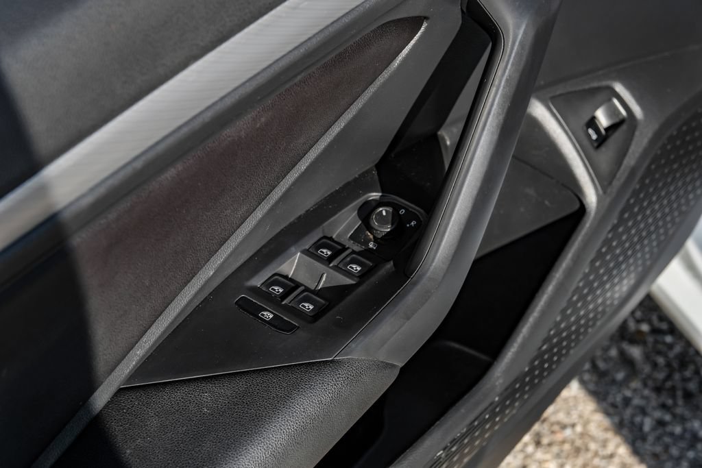 Used 2019 Volkswagen Jetta R-Line FWD image 53