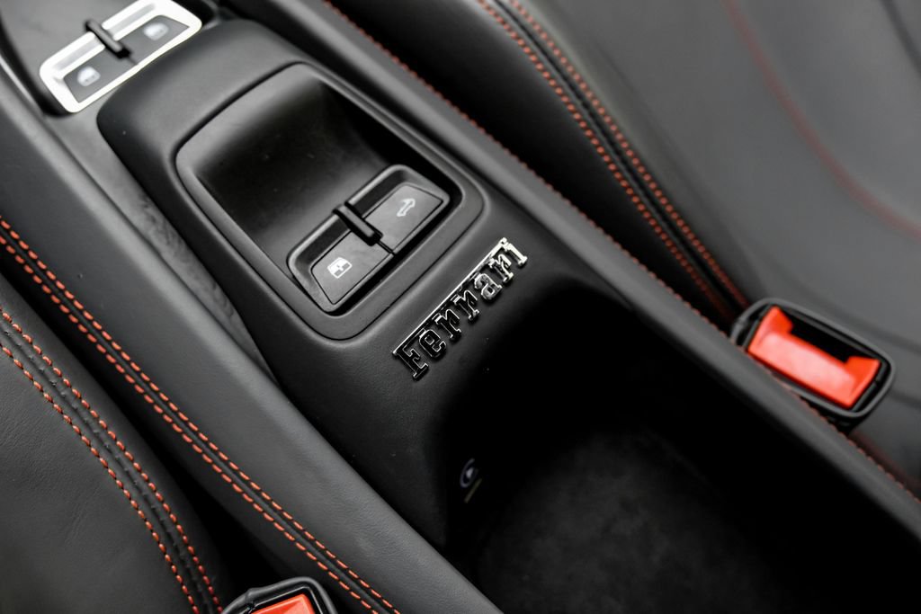 Used 2022 Ferrari F8 Tributo RWD image 25