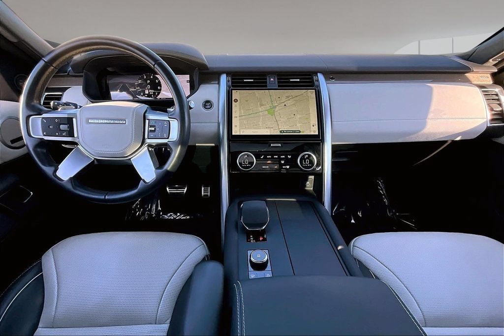 Certified 2023 Land Rover Discovery Metropolitan Edition AWD/4WD image 7