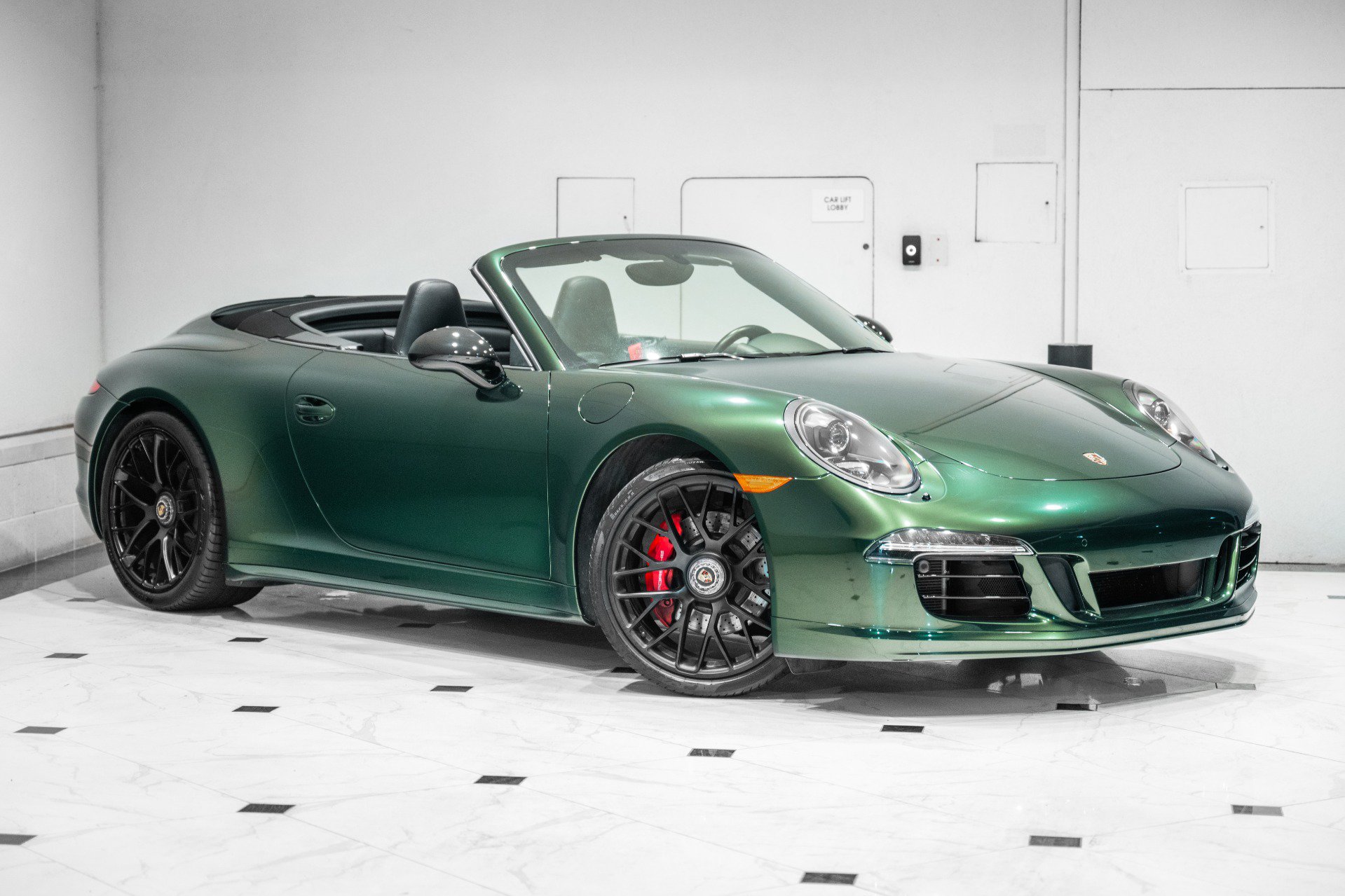 Used 2016 Porsche 911 Carrera GTS RWD image 1