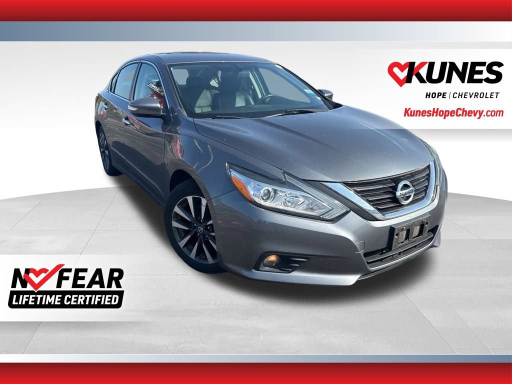 Used 2016 Nissan Altima 2.5 SL w/ Moonroof Package