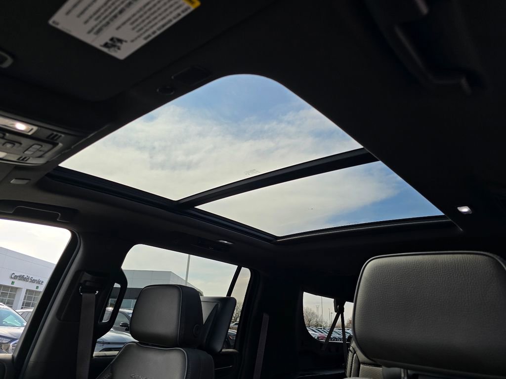 Certified 2023 GMC Yukon XL Denali w/ Denali Reserve Package image 27