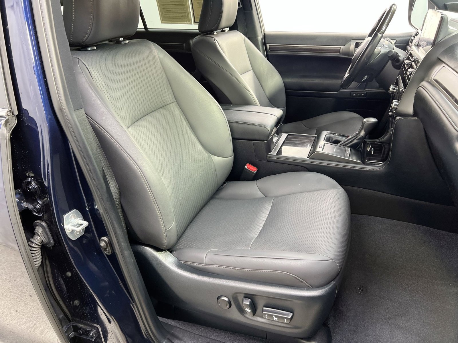 Used 2023 Lexus GX 460 Premium image 32