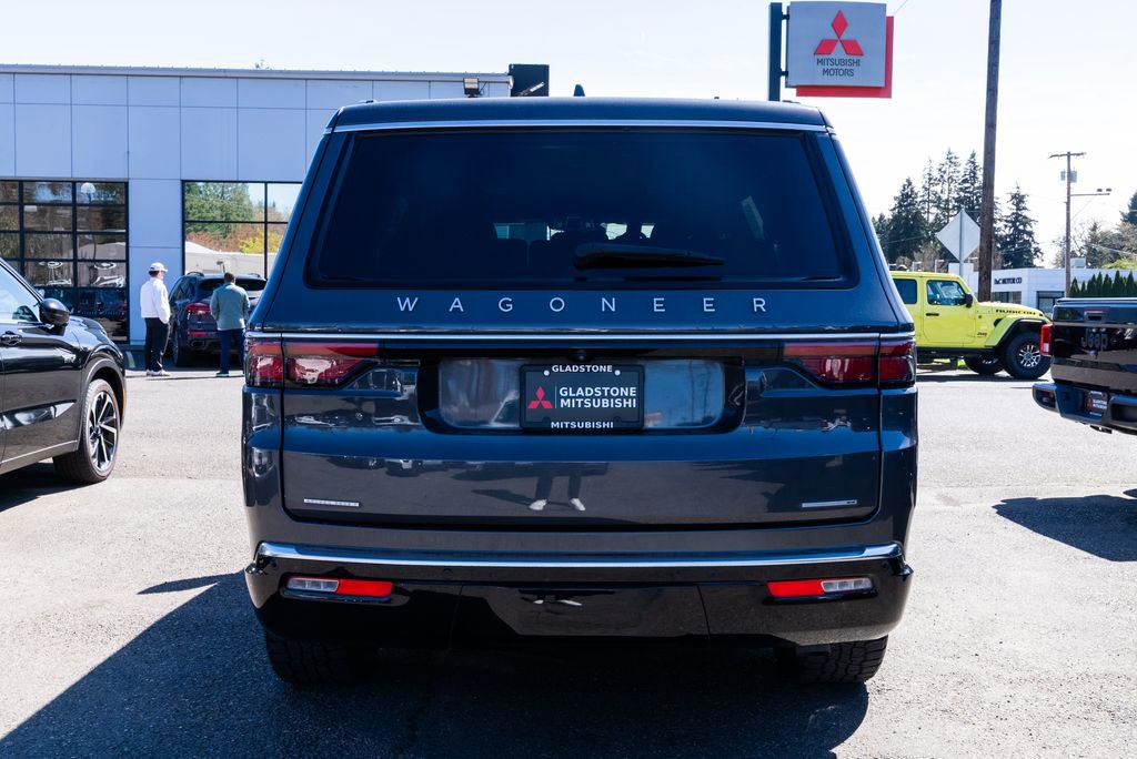 Used 2022 Jeep Wagoneer Series II AWD/4WD image 6