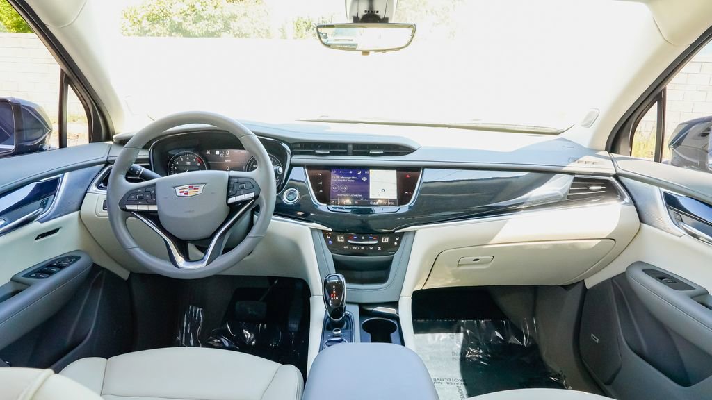 Certified 2024 Cadillac XT6 Premium Luxury w/ Technology Package AWD/4WD image 12