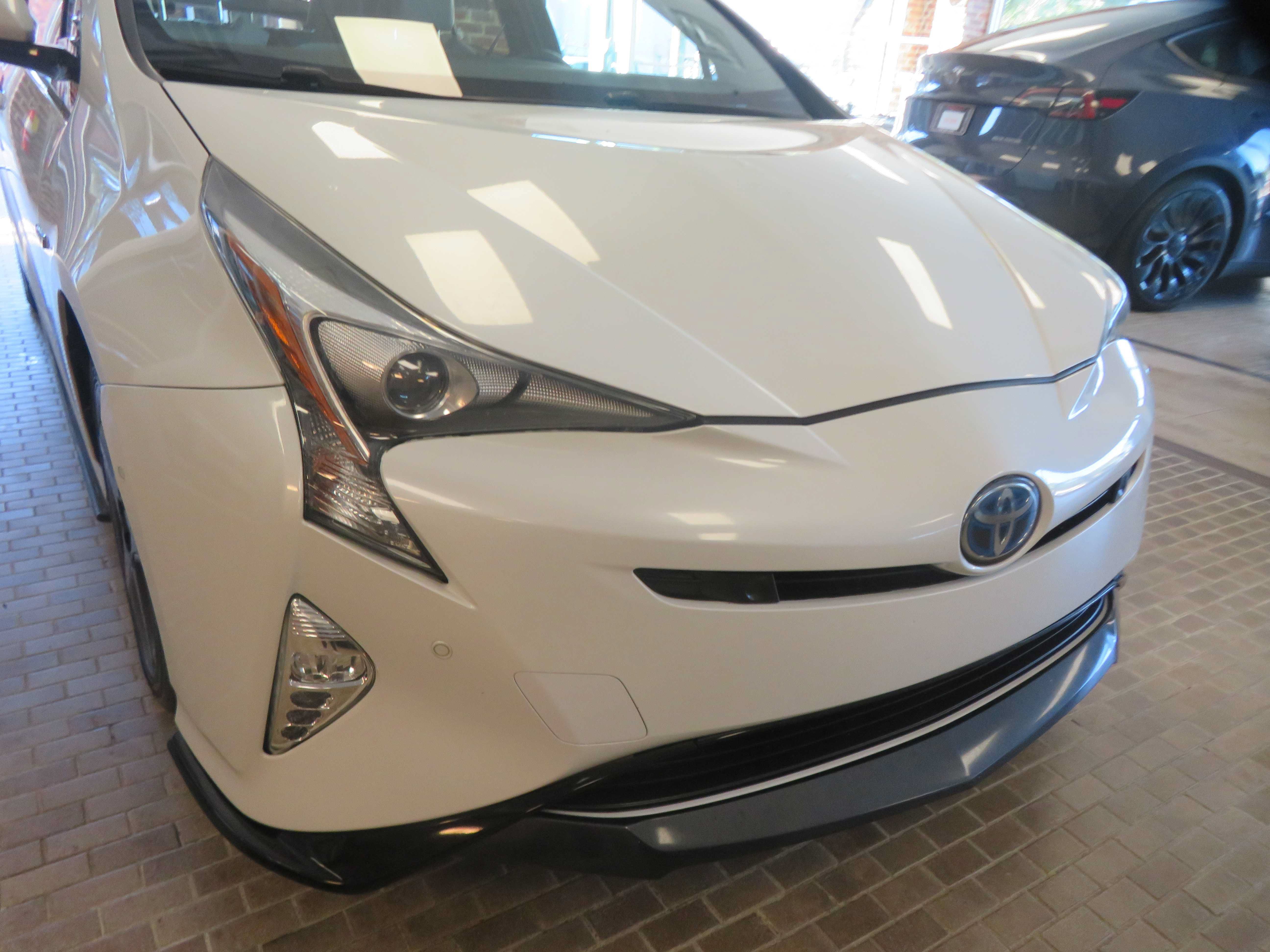 Used 2017 Toyota Prius Four Touring w/ Appearance Package FWD image 56