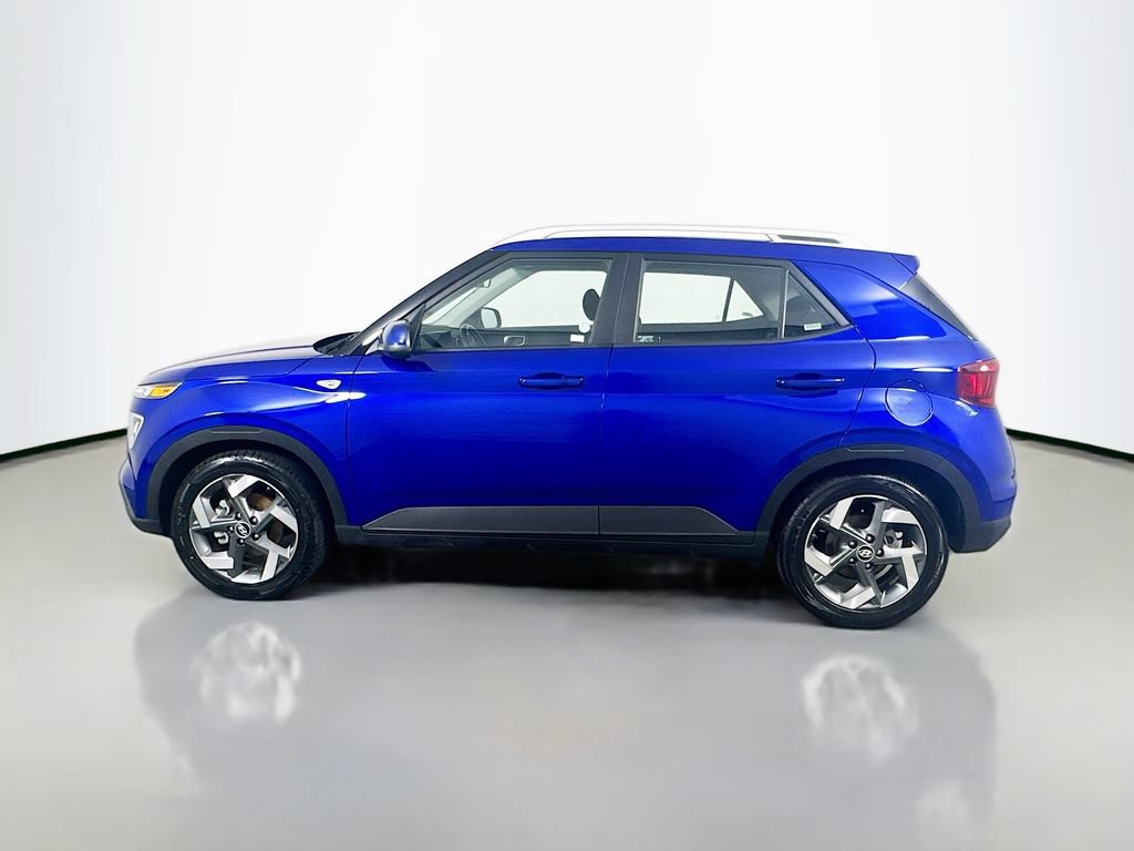 Certified 2025 Hyundai Venue SEL FWD image 8