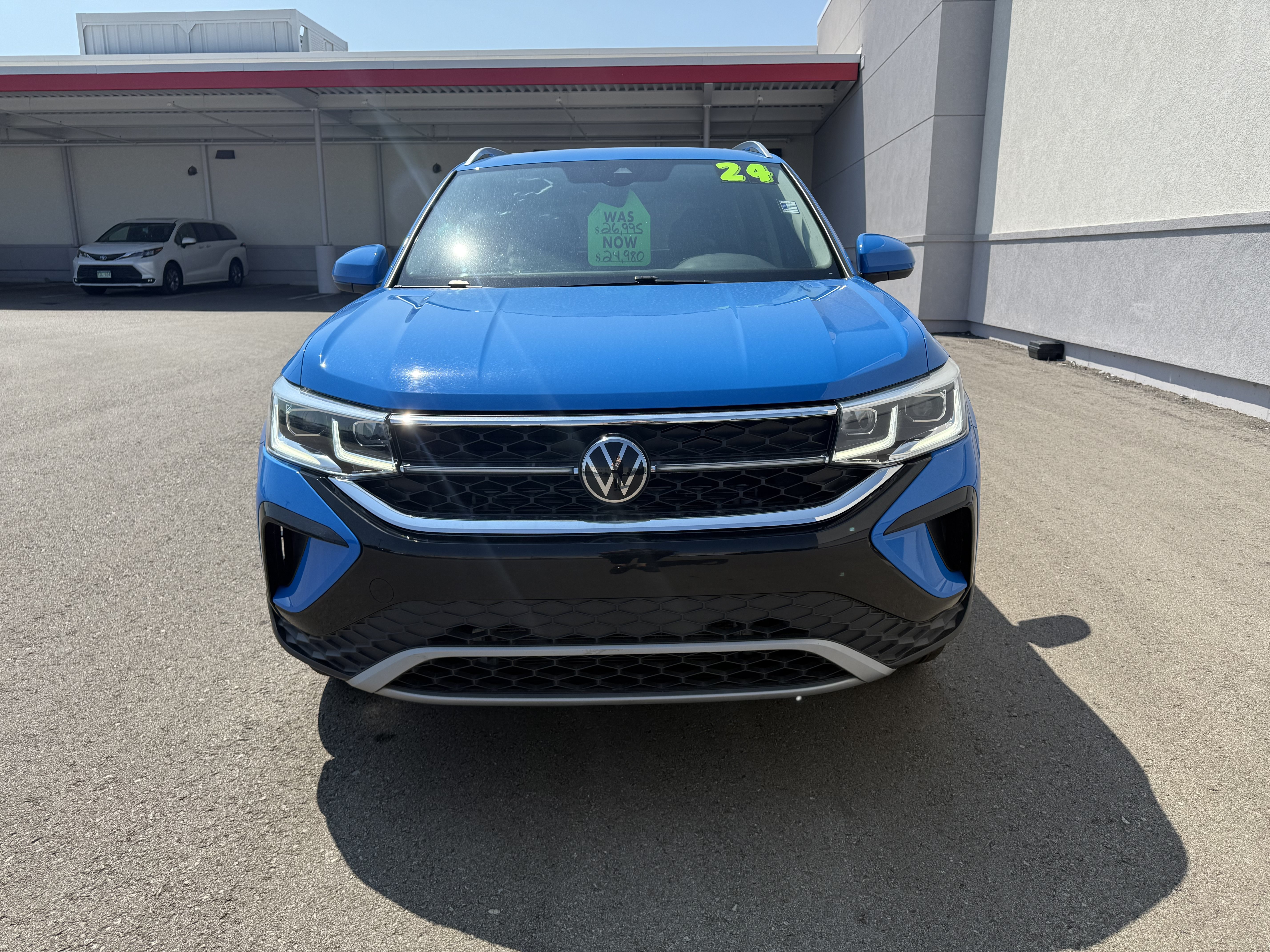 Used 2024 Volkswagen Taos SEL AWD/4WD image 15