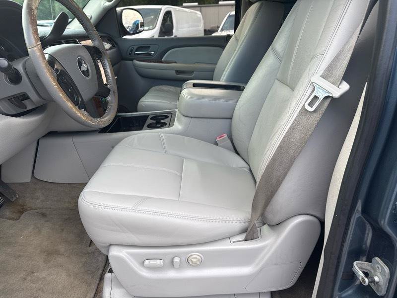 Used 2008 Chevrolet Avalanche LT w/ LT Preferred Equipment Group AWD/4WD image 8