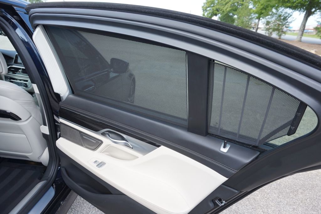 Used 2019 BMW 750i w/ Executive Package image 31