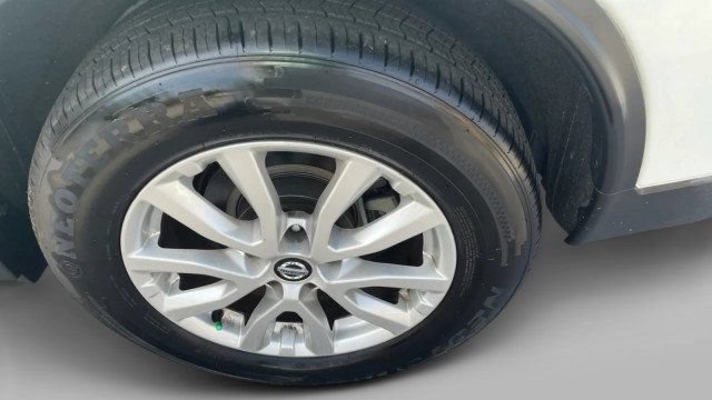 Used 2020 Nissan Rogue SV FWD image 5