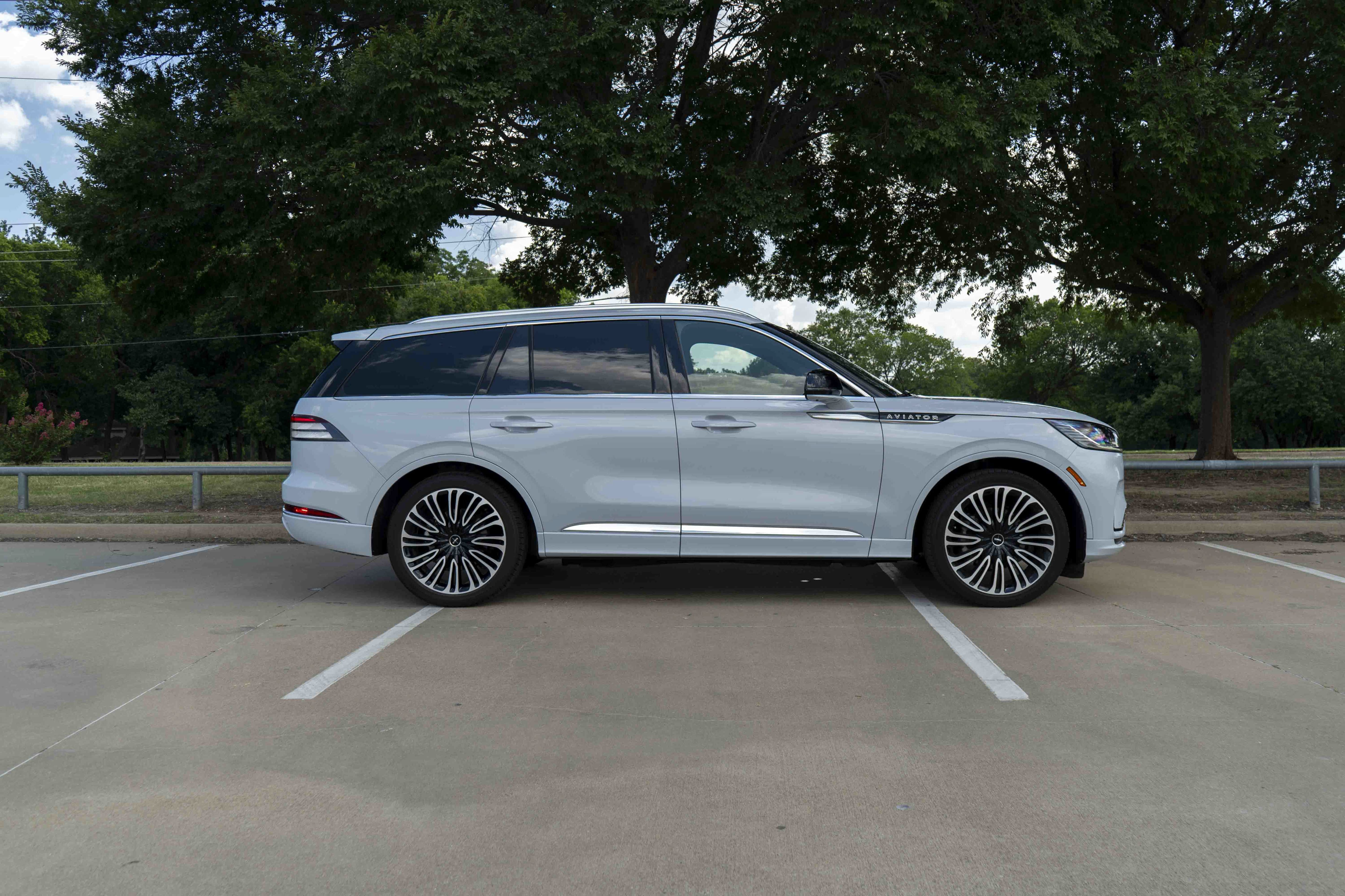 Used 2025 Lincoln Aviator Black Label AWD/4WD image 10