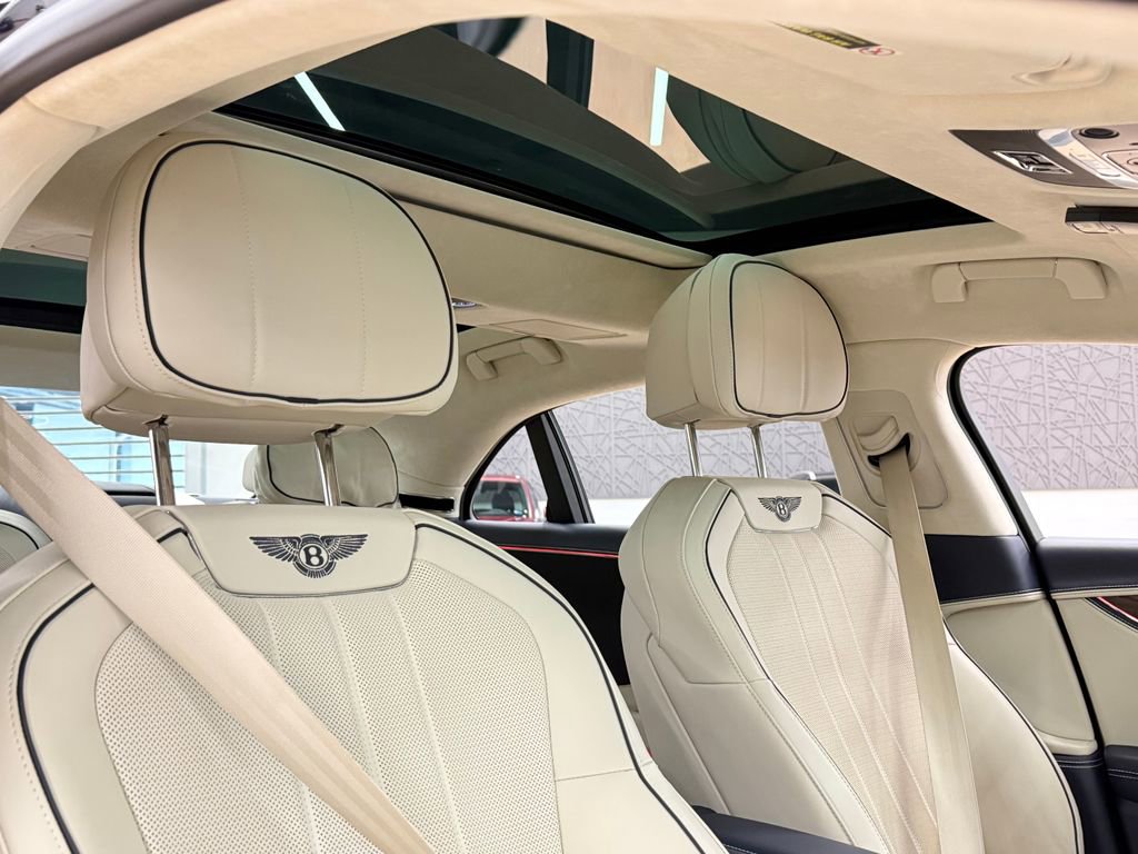 Used 2022 Bentley Flying Spur Plug-In Hybrid image 33