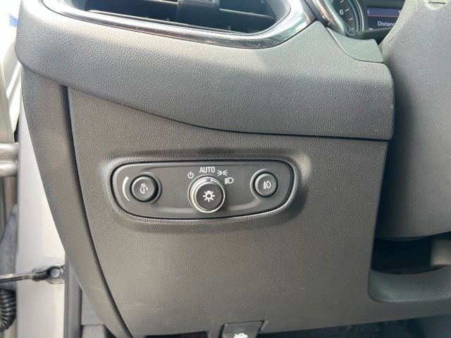 Used 2020 Chevrolet Equinox Premier FWD image 21