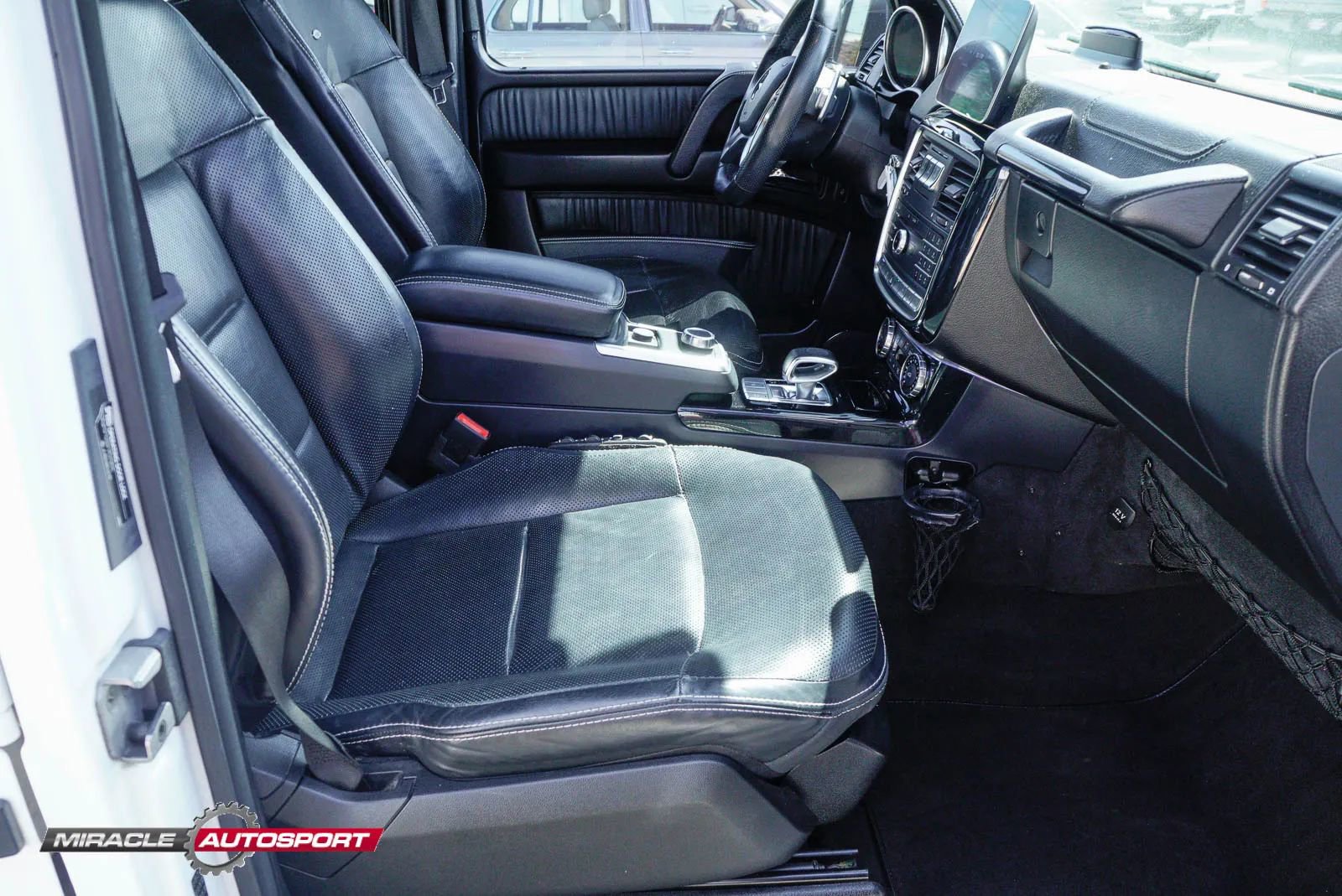 Used 2018 Mercedes-Benz G 63 AMG 4MATIC w/ Night Package image 33