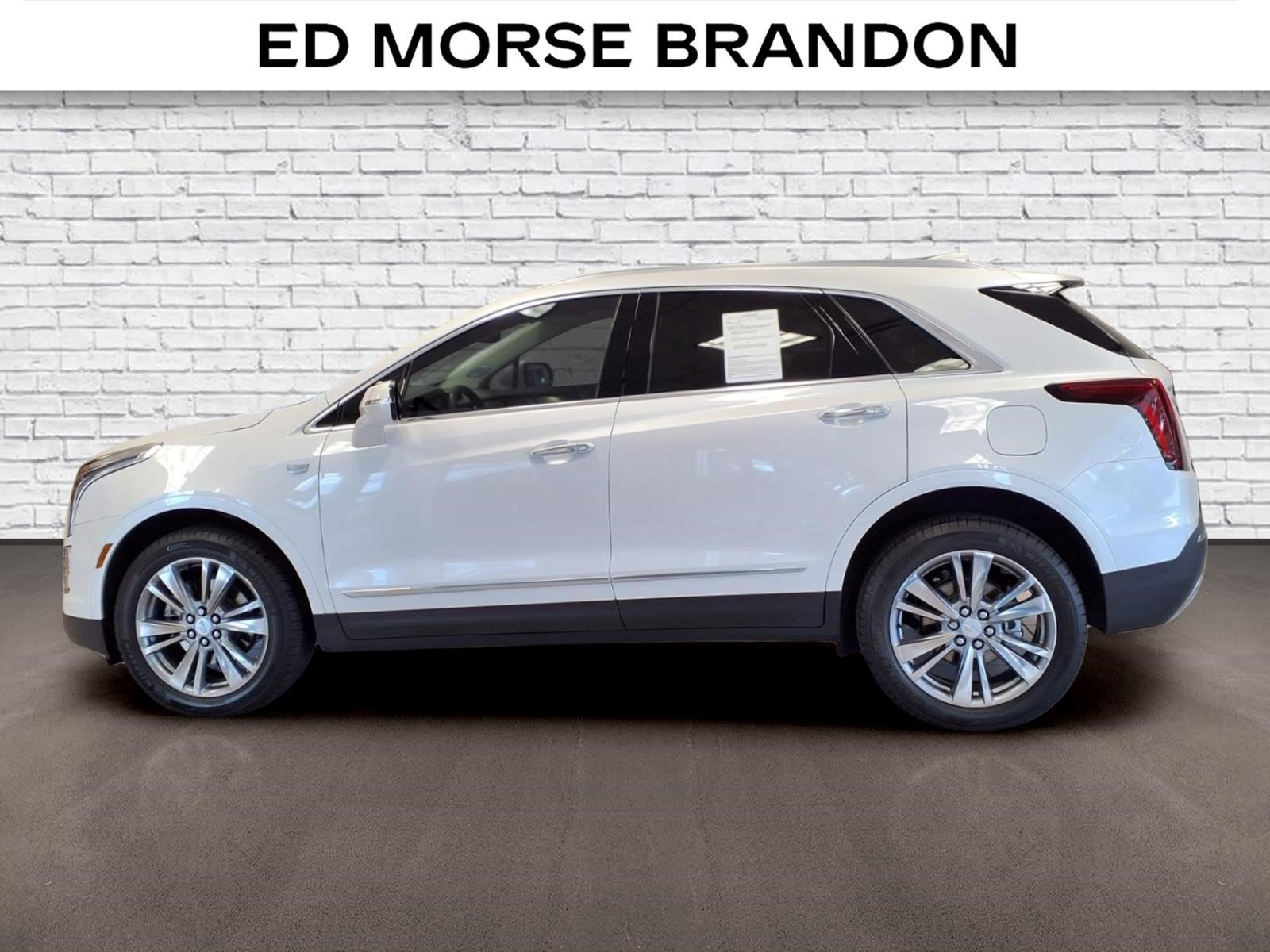 Certified 2025 Cadillac XT5 Premium Luxury FWD image 2