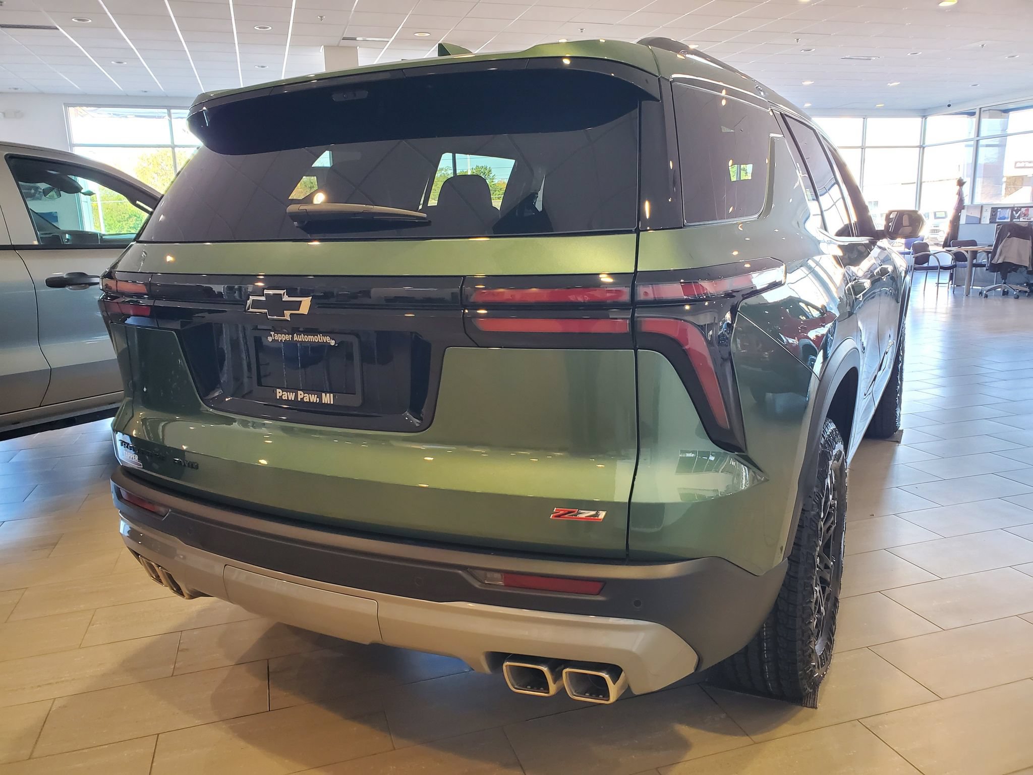New 2027 Chevrolet Traverse Z71 w/ Enhanced Driving Package AWD/4WD image 4