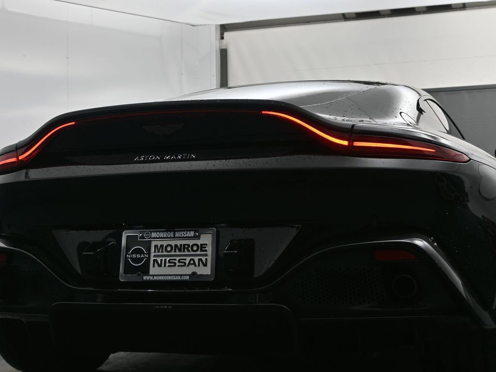 Used 2019 Aston Martin V8 Vantage Coupe image 6