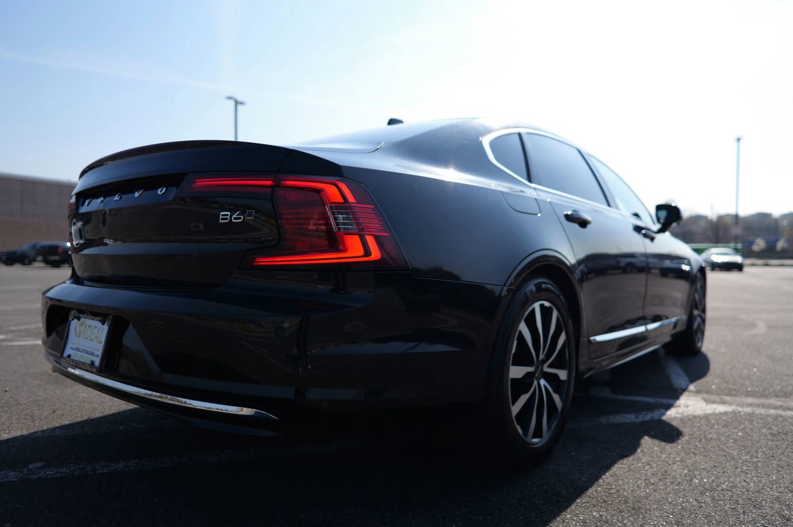 Used 2023 Volvo S90 B6 Plus image 8