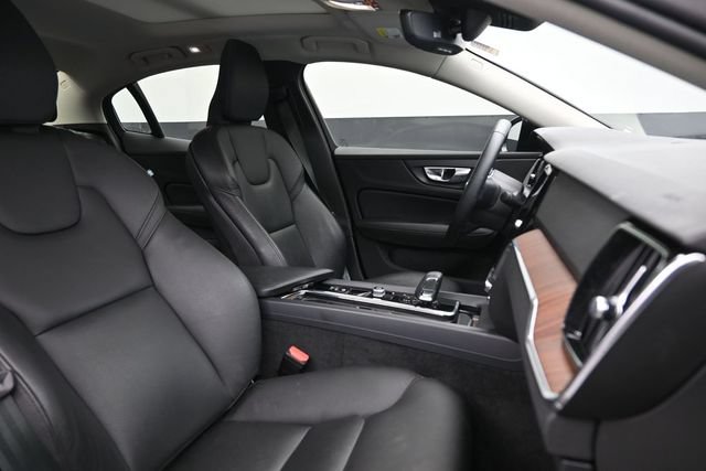 Used 2025 Volvo S60 B5 Plus AWD/4WD image 33