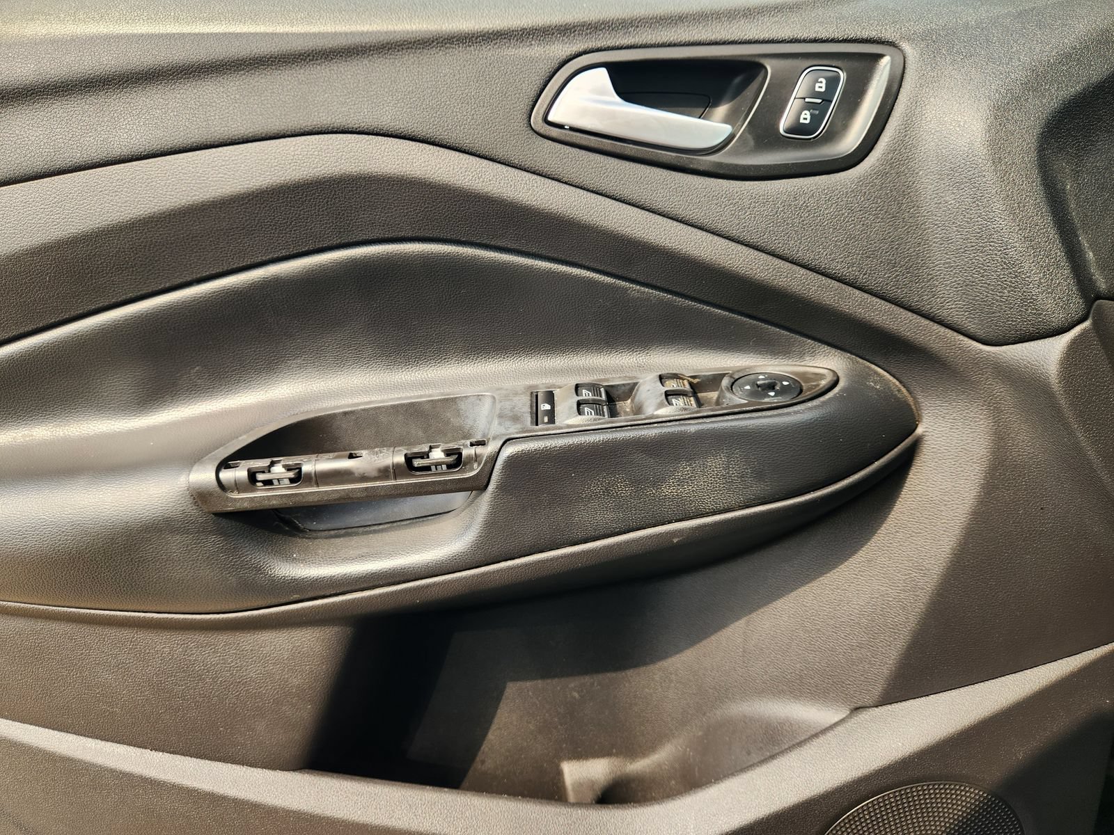 Used 2019 Ford Escape SE FWD image 24