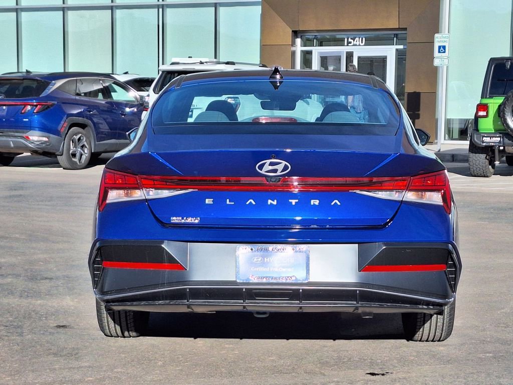 New 2025 Hyundai Elantra SEL image 4