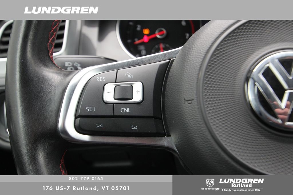 Used 2017 Volkswagen Golf 4-Door image 16