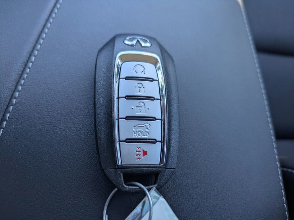 Certified 2025 INFINITI QX50 Luxe image 34