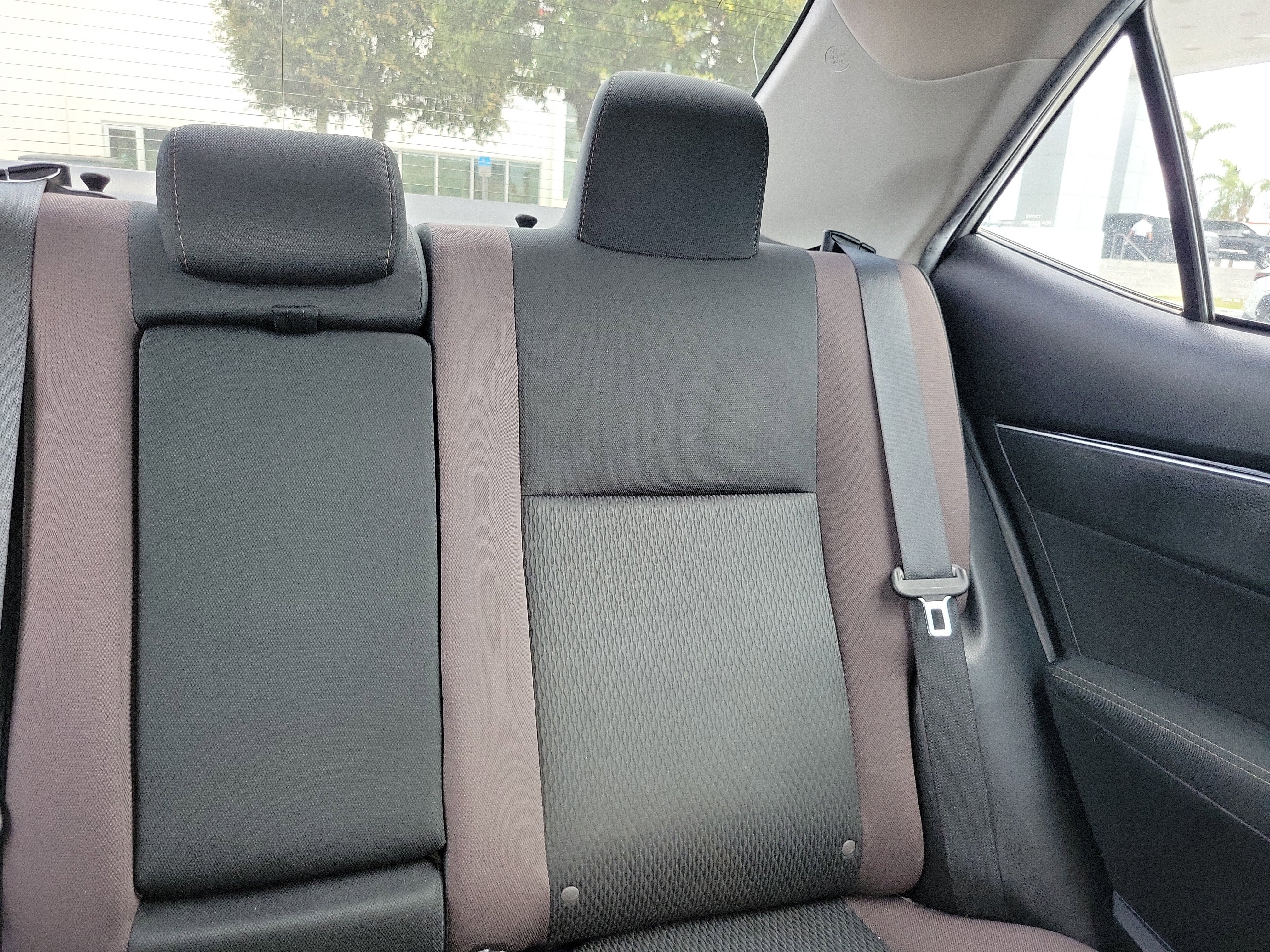 Used 2019 Toyota Corolla LE FWD image 22