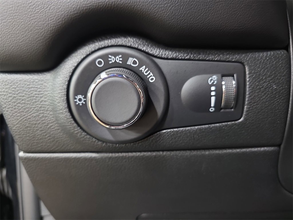 Used 2025 Dodge Durango GT image 25