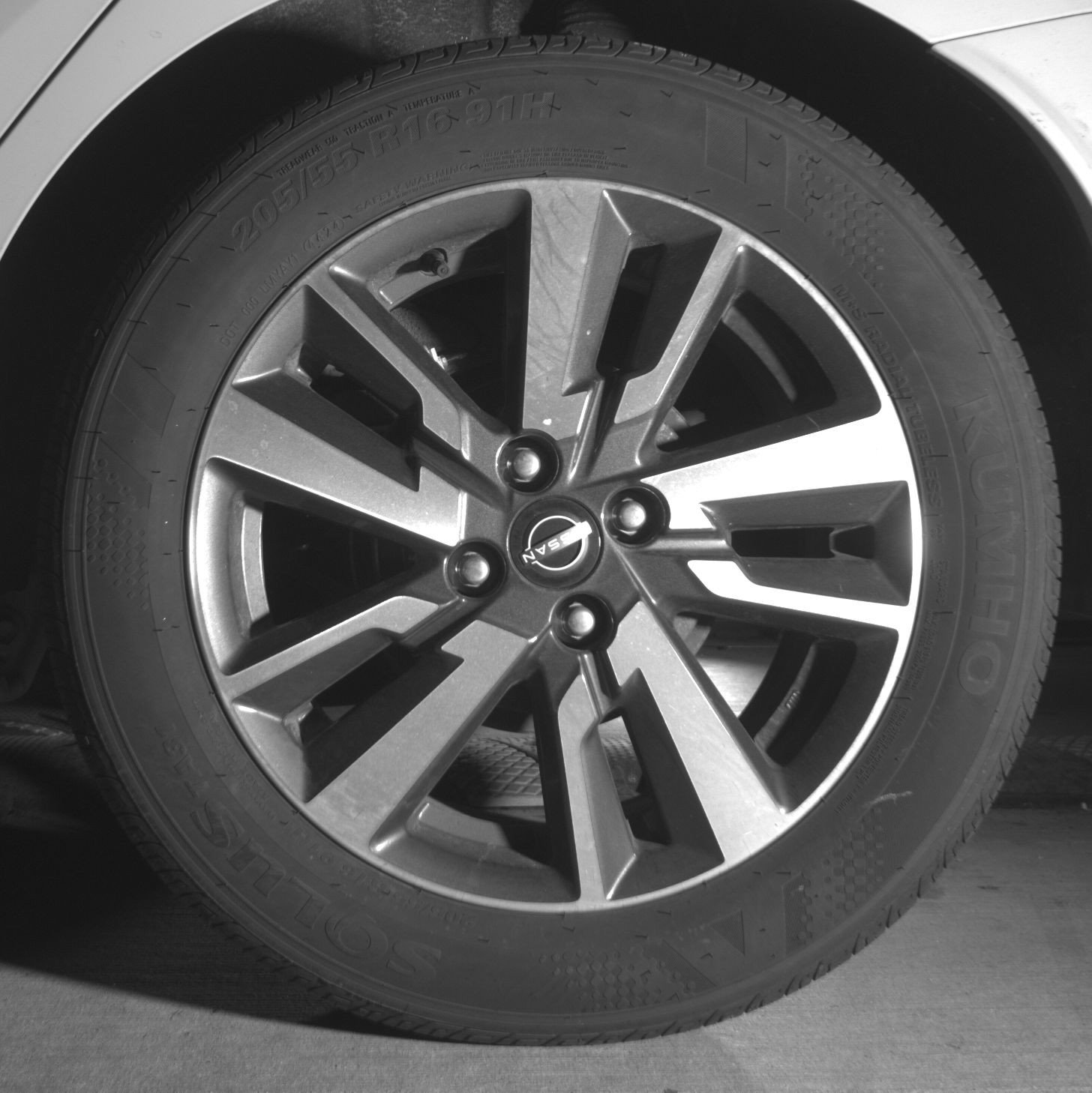 Used 2025 Nissan Versa SV FWD image 14