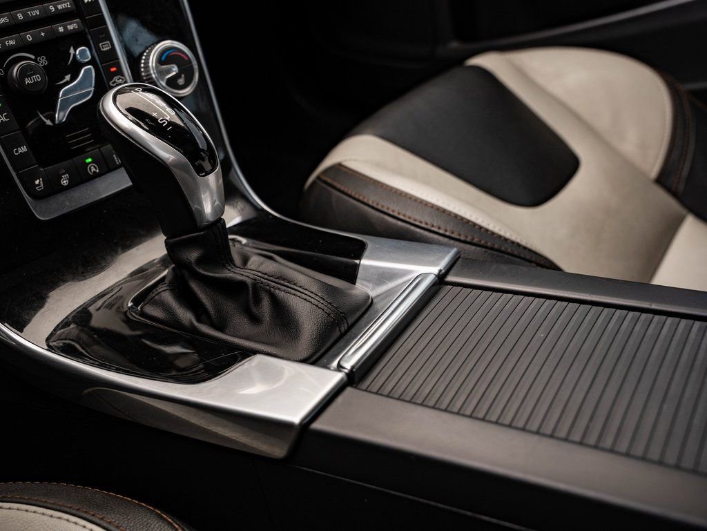 Used 2018 Volvo S60 T5 Cross Country Platinum image 35