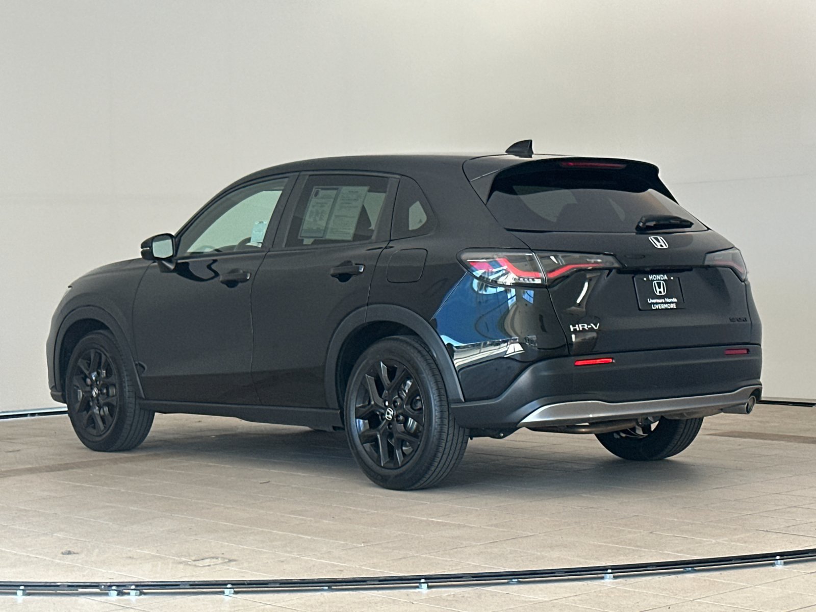 Used 2023 Honda HR-V Sport image 4