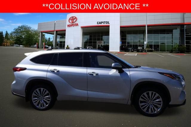 Used 2022 Toyota Highlander Platinum AWD/4WD image 4