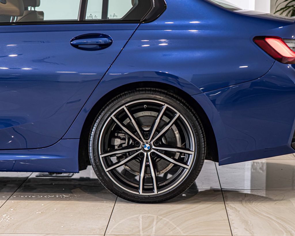 Used 2023 BMW 330i xDrive Sedan w/ M Sport Package AWD/4WD image 7