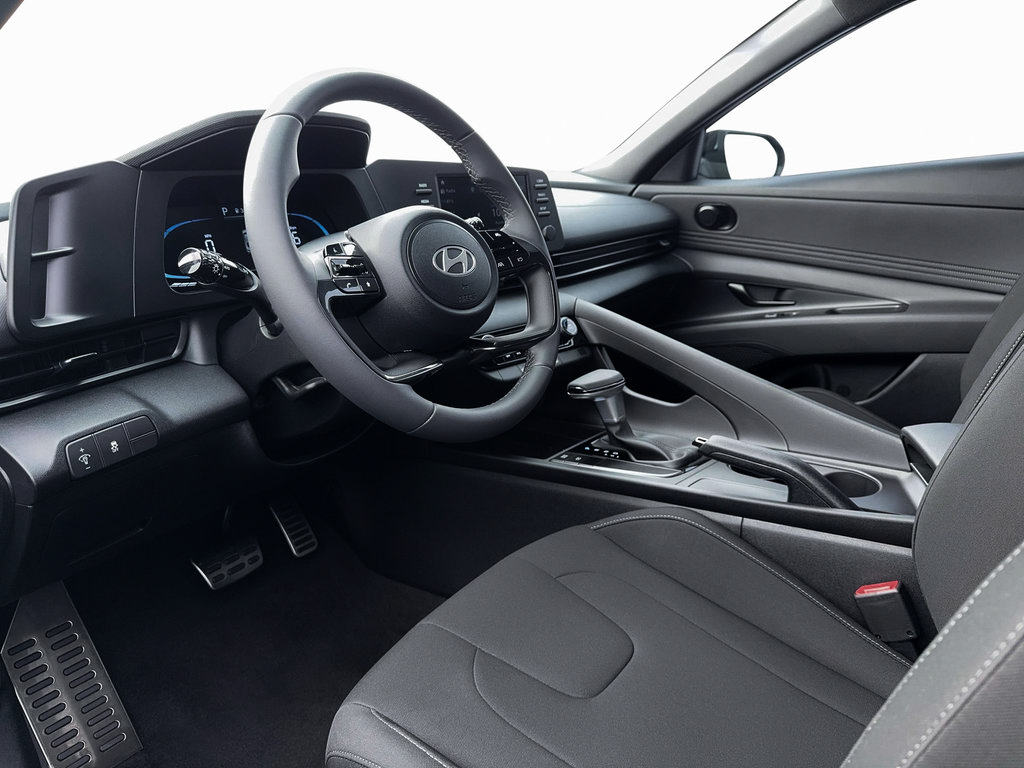 New 2026 Hyundai Elantra SEL Sport FWD image 14