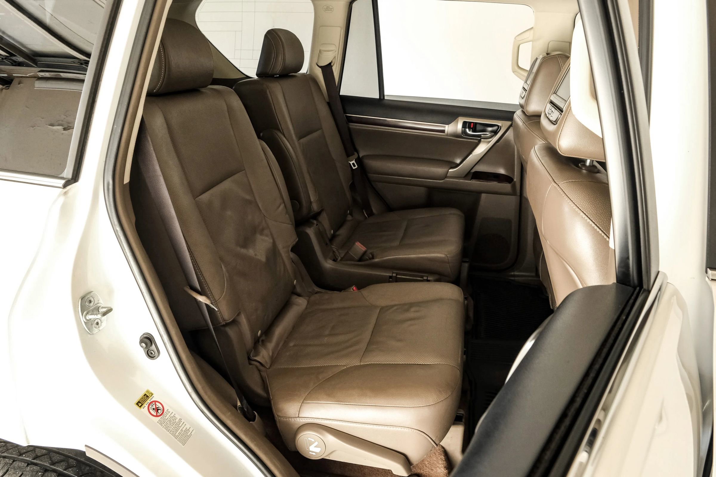 Used 2017 Lexus GX 460 image 38