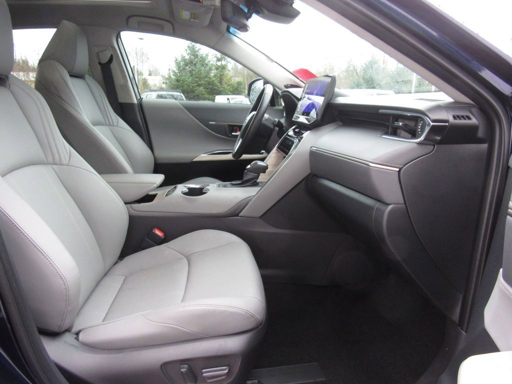 Certified 2024 Toyota Venza Limited image 18