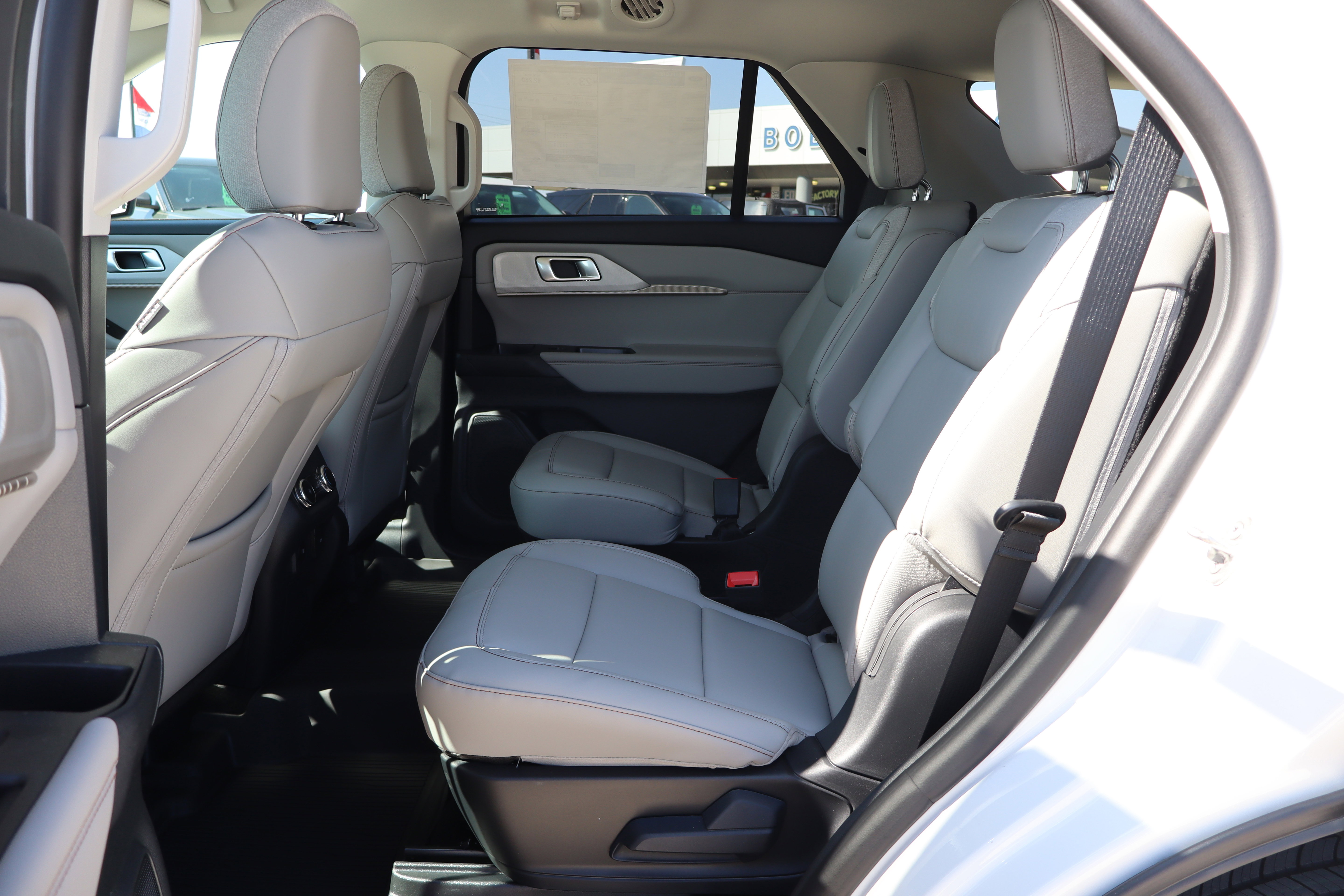 New 2026 Ford Explorer Active w/ Active Comfort Package AWD/4WD image 10