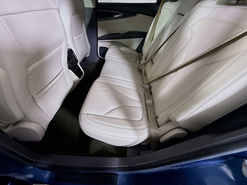 Used 2019 Lincoln Nautilus Reserve image 27