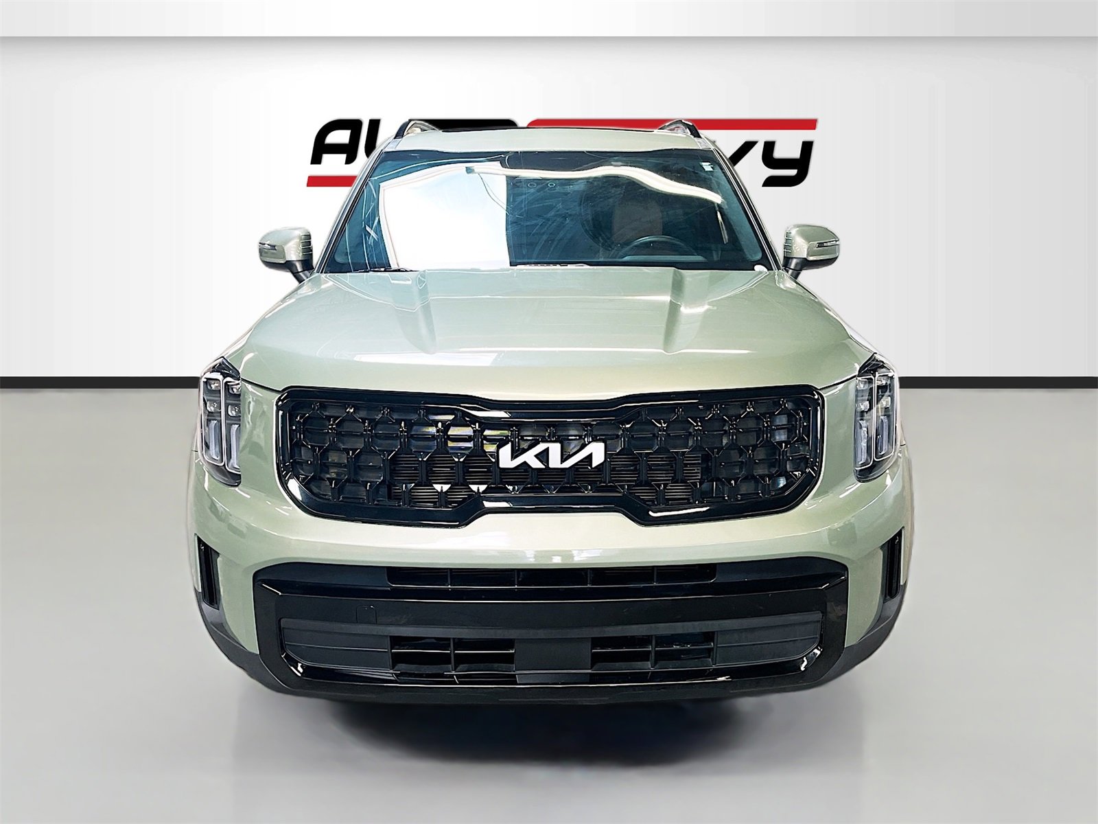 Used 2024 Kia Telluride EX X-Line image 2