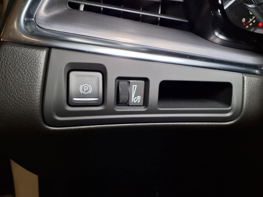 New 2026 Cadillac XT5 Luxury image 17