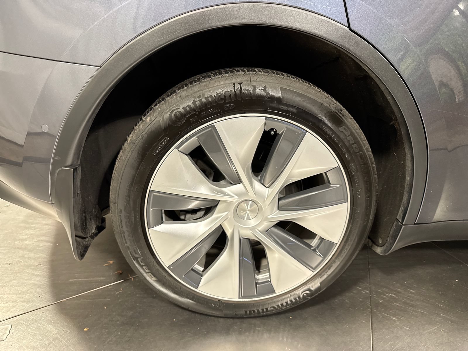Used 2022 Tesla Model Y Long Range AWD/4WD image 13