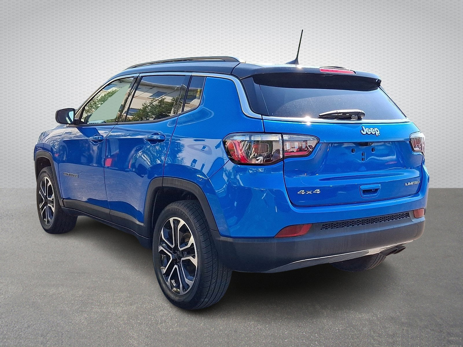 Certified 2022 Jeep Compass Limited AWD/4WD image 4