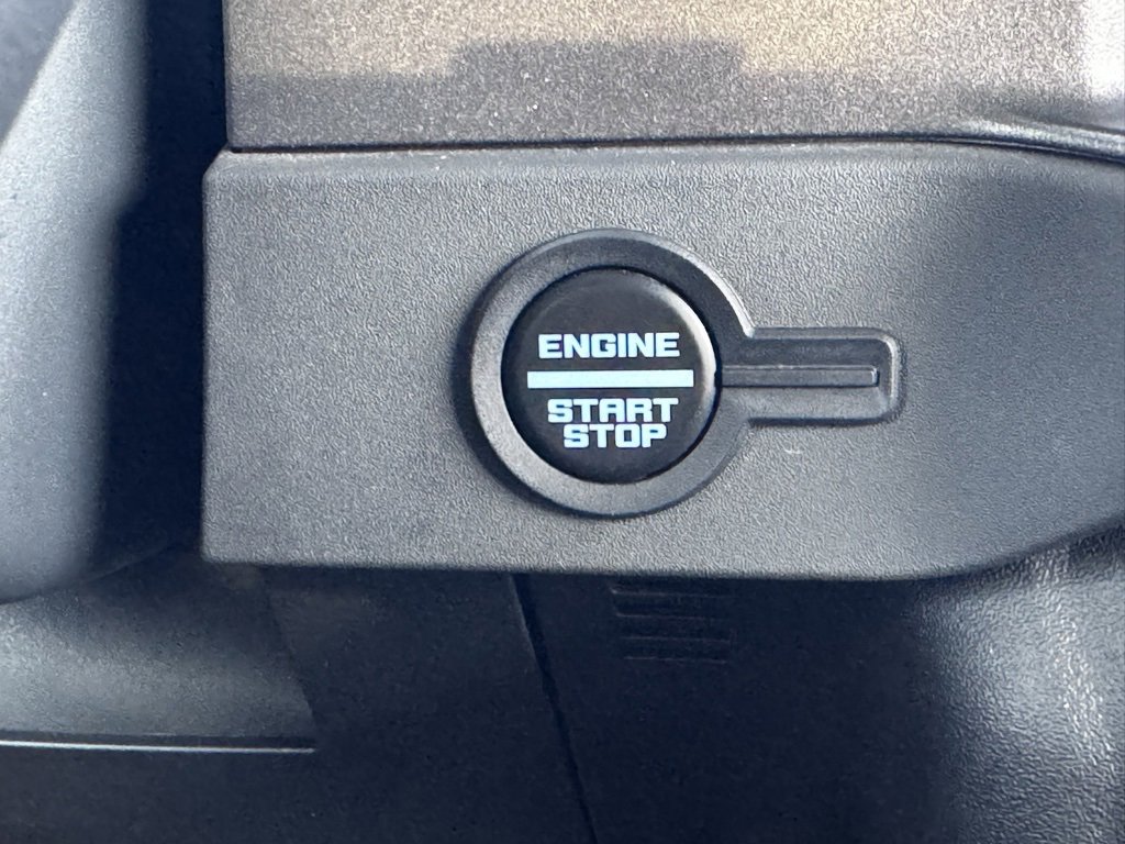 Used 2025 Ford Bronco Badlands image 6