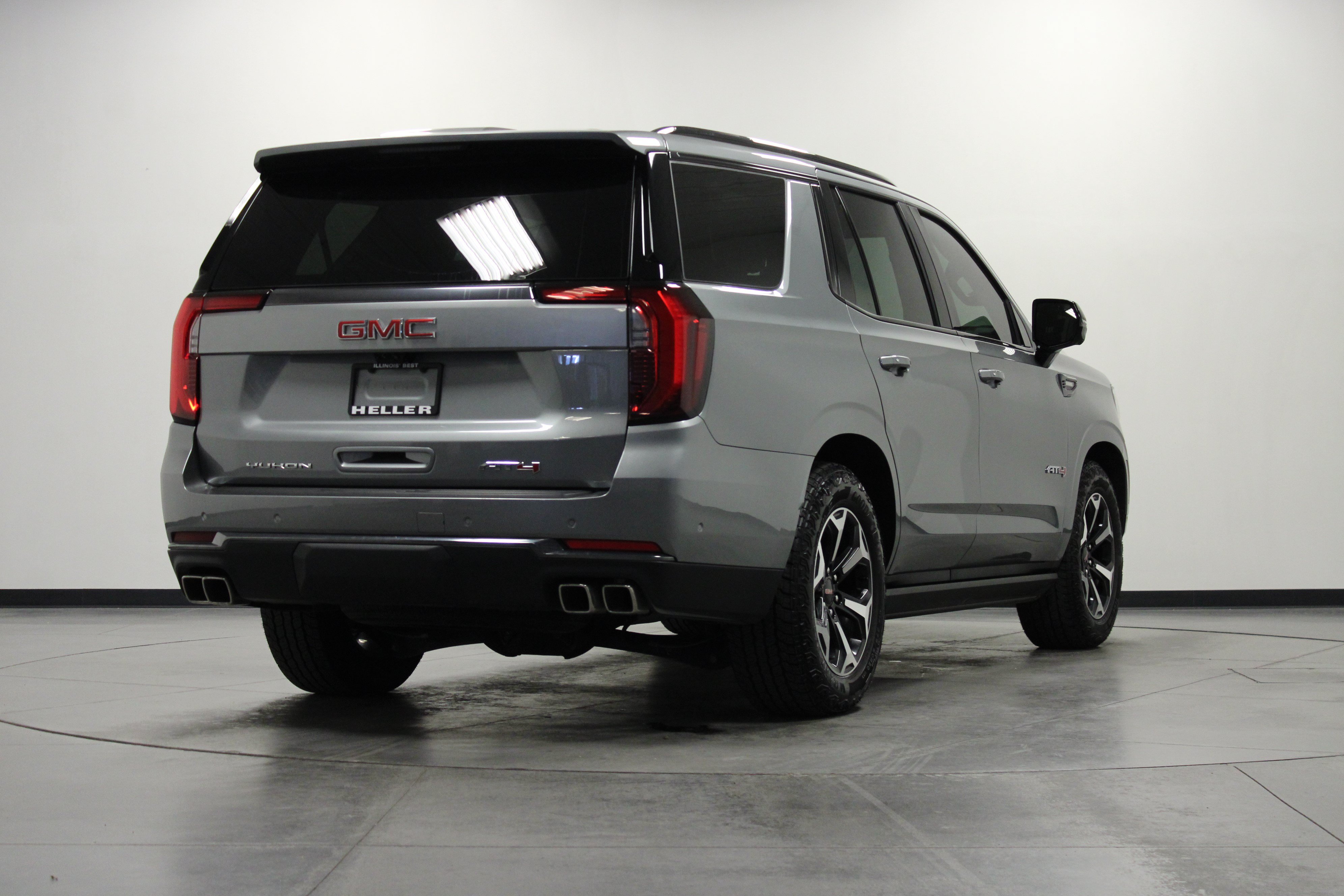 Used 2026 GMC Yukon AT4 w/ AT4 Premium Plus Package AWD/4WD image 4