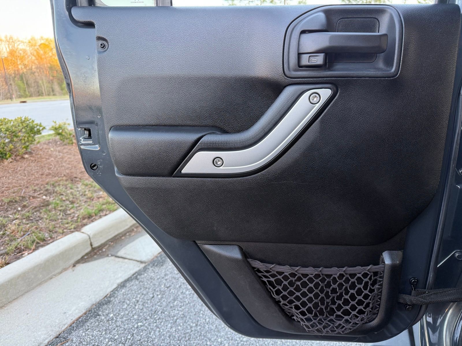 Used 2016 Jeep Wrangler Unlimited Sahara w/ Connectivity Group image 41