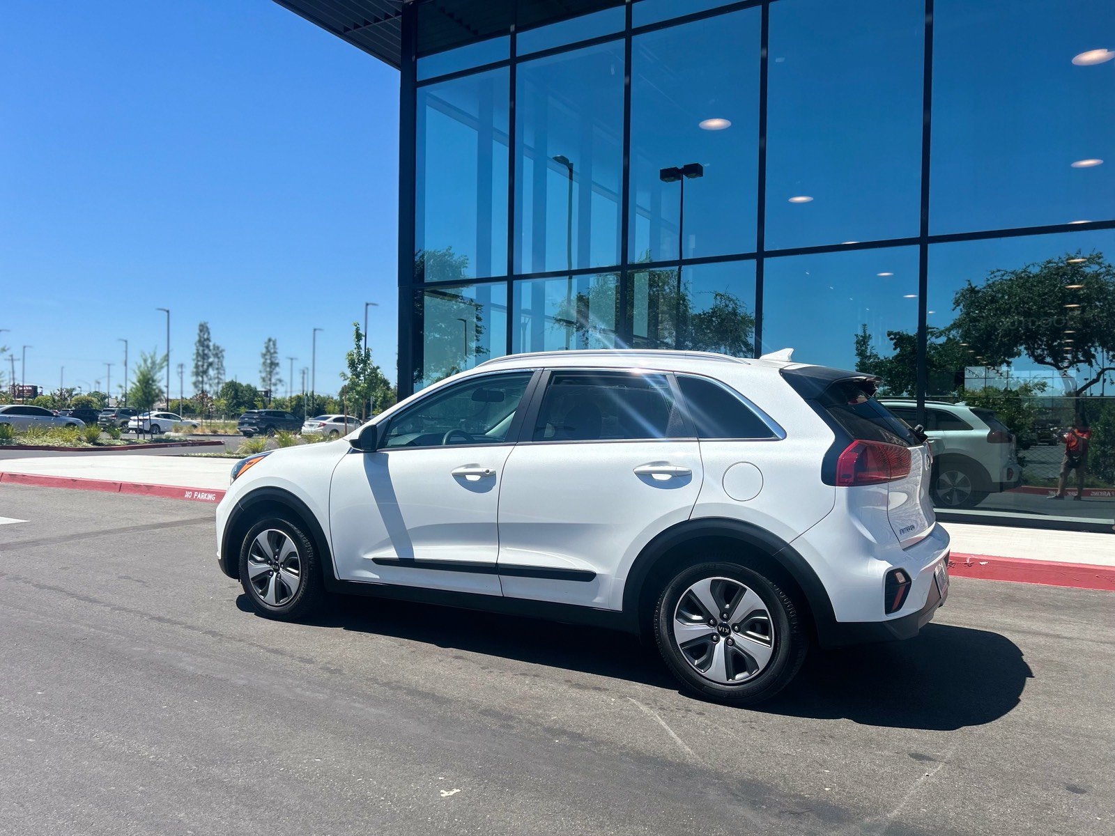 Used 2021 Kia Niro LX FWD image 3