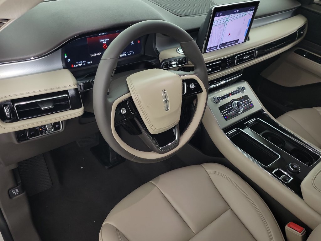 Certified 2024 Lincoln Aviator 2WD image 18